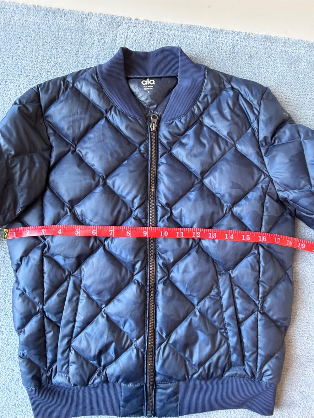 ALO Yoga Diamond-Quilted Navy Camo Bomber Jacket - Picture 8 of 8
